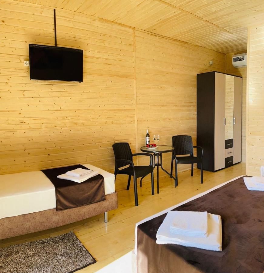 Hotel Askar Alakhadzi Екстер'єр фото