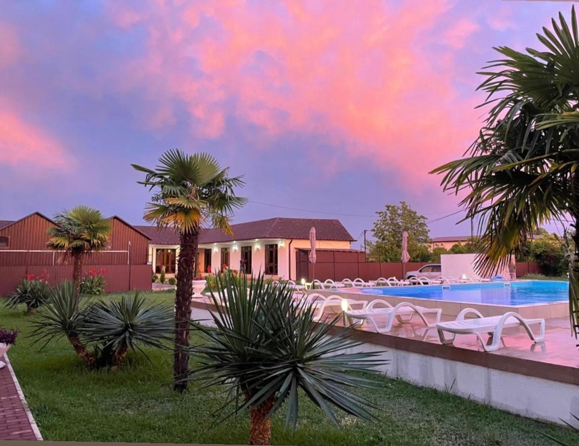 Hotel Askar Alakhadzi Екстер'єр фото