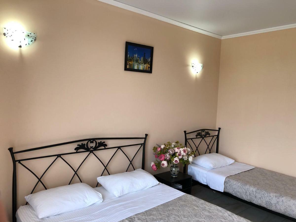 Hotel Askar Alakhadzi Екстер'єр фото