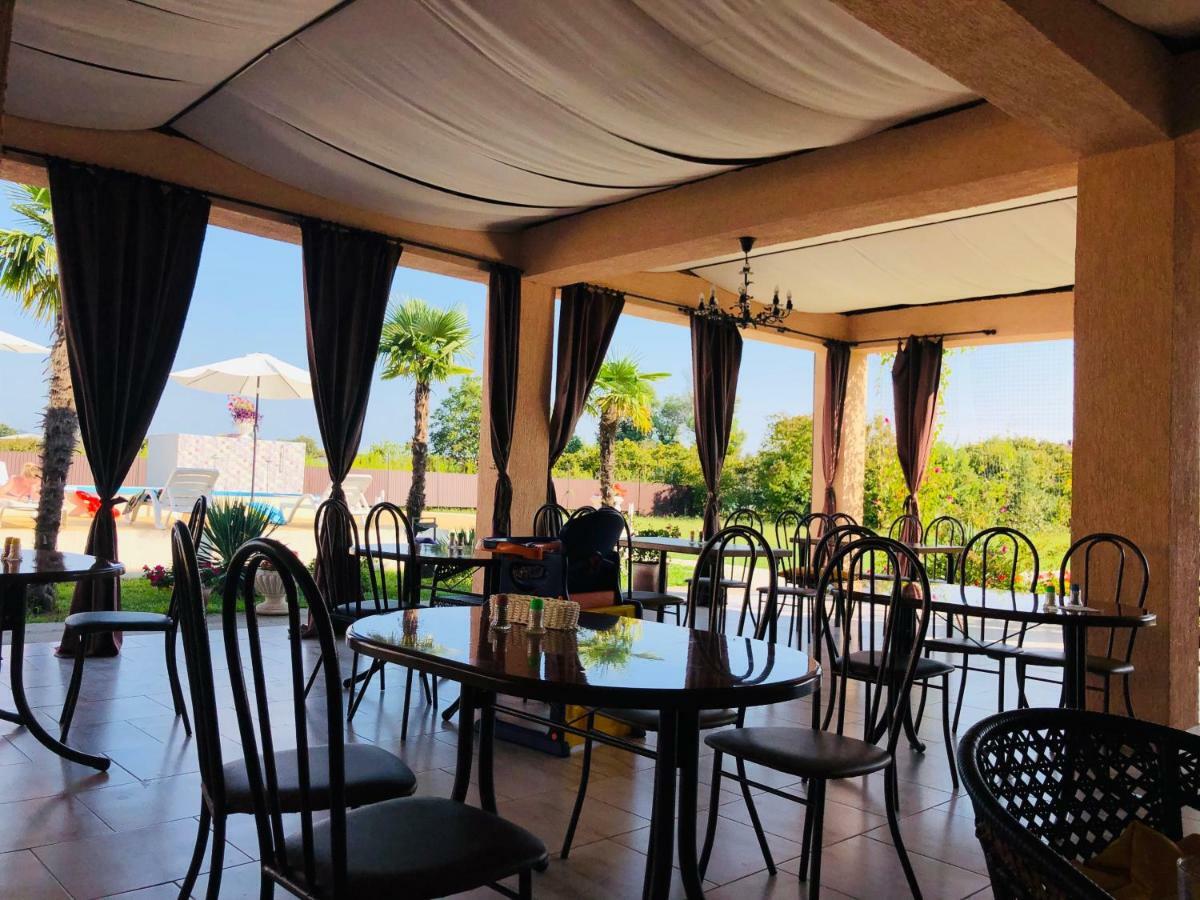 Hotel Askar Alakhadzi Екстер'єр фото
