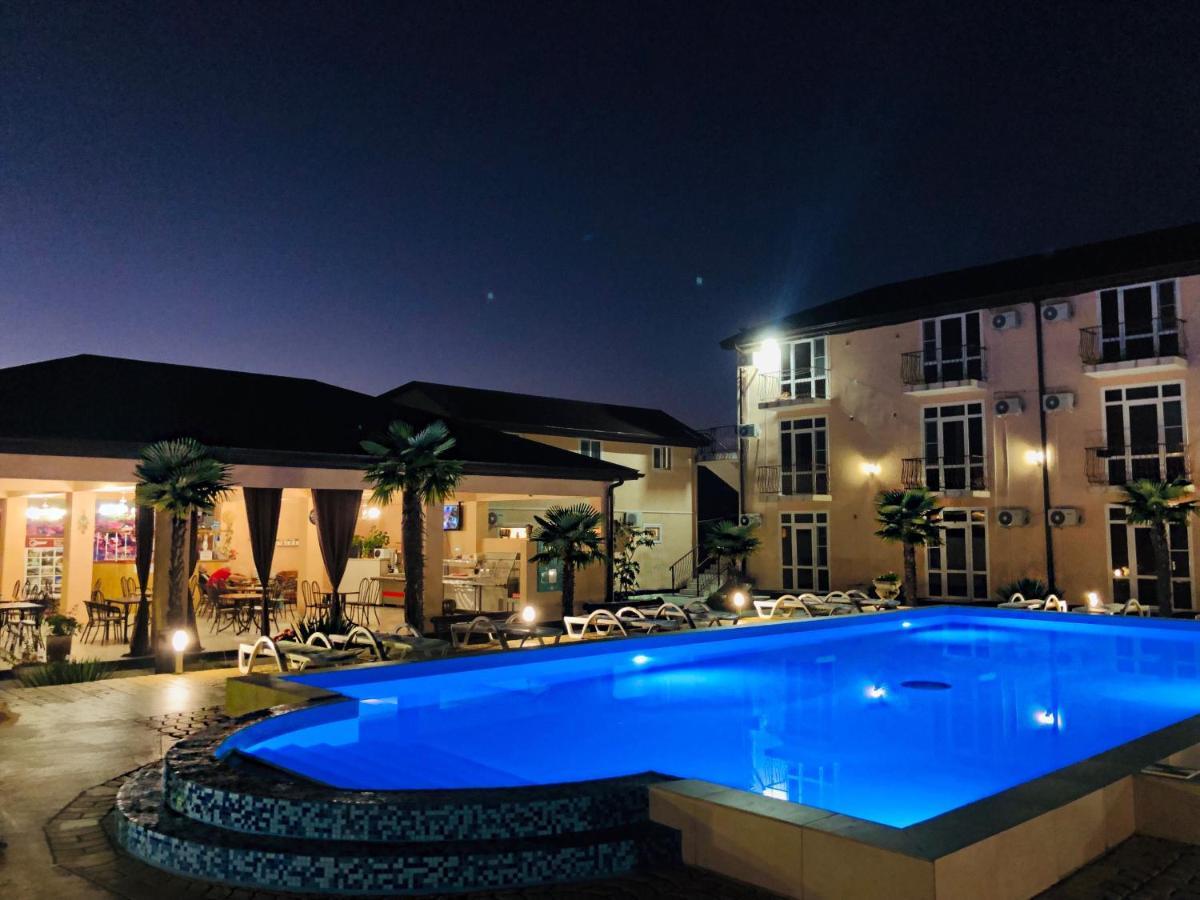 Hotel Askar Alakhadzi Екстер'єр фото